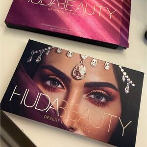HUDA BEAUTY desert dusk palette